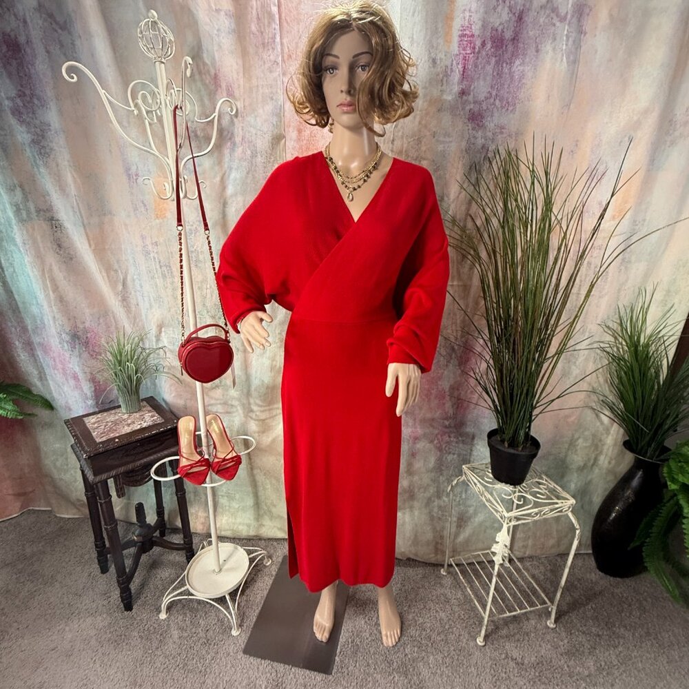 📌Chang Yun  Sexy Deep V-Neckline Backside Bodycon Long Batwing Sleeves Dress